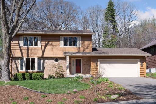 10220 Amsden Way, Eden Prairie, MN 55347