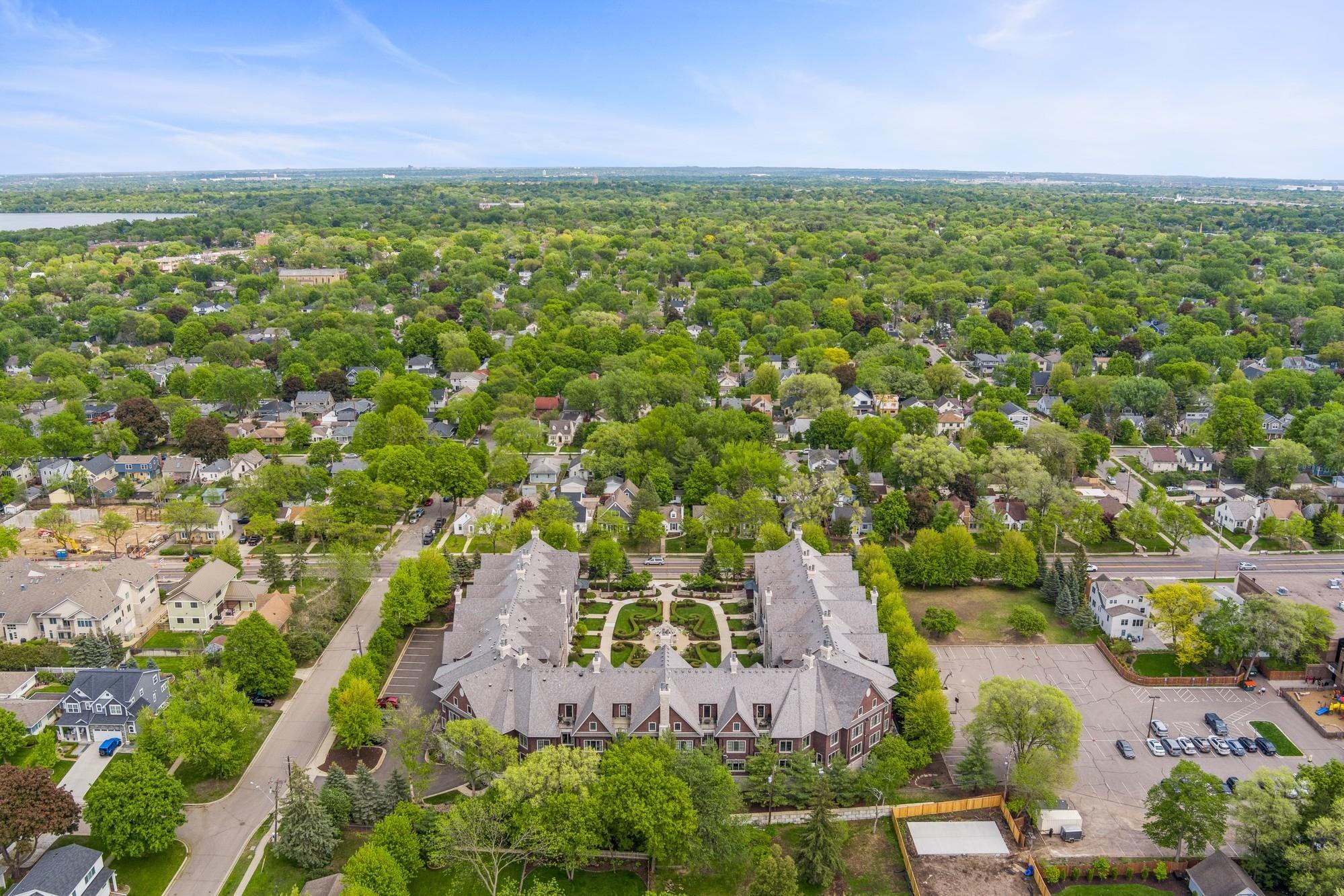 47_5200FranceAve_South36_181008_AerialView_DownloadforMLS_2000x1333.jpg