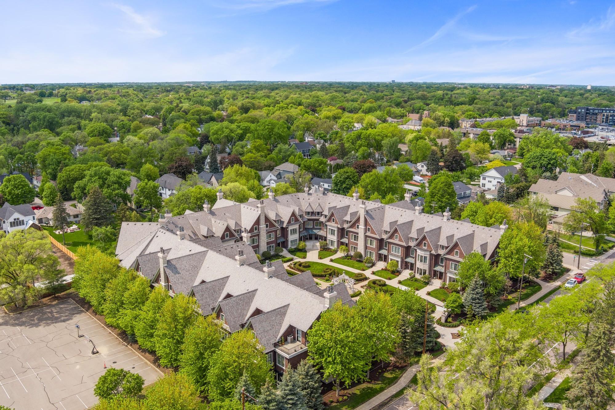 42_5200FranceAve_South36_181003_AerialView_DownloadforMLS_2000x1333.jpg