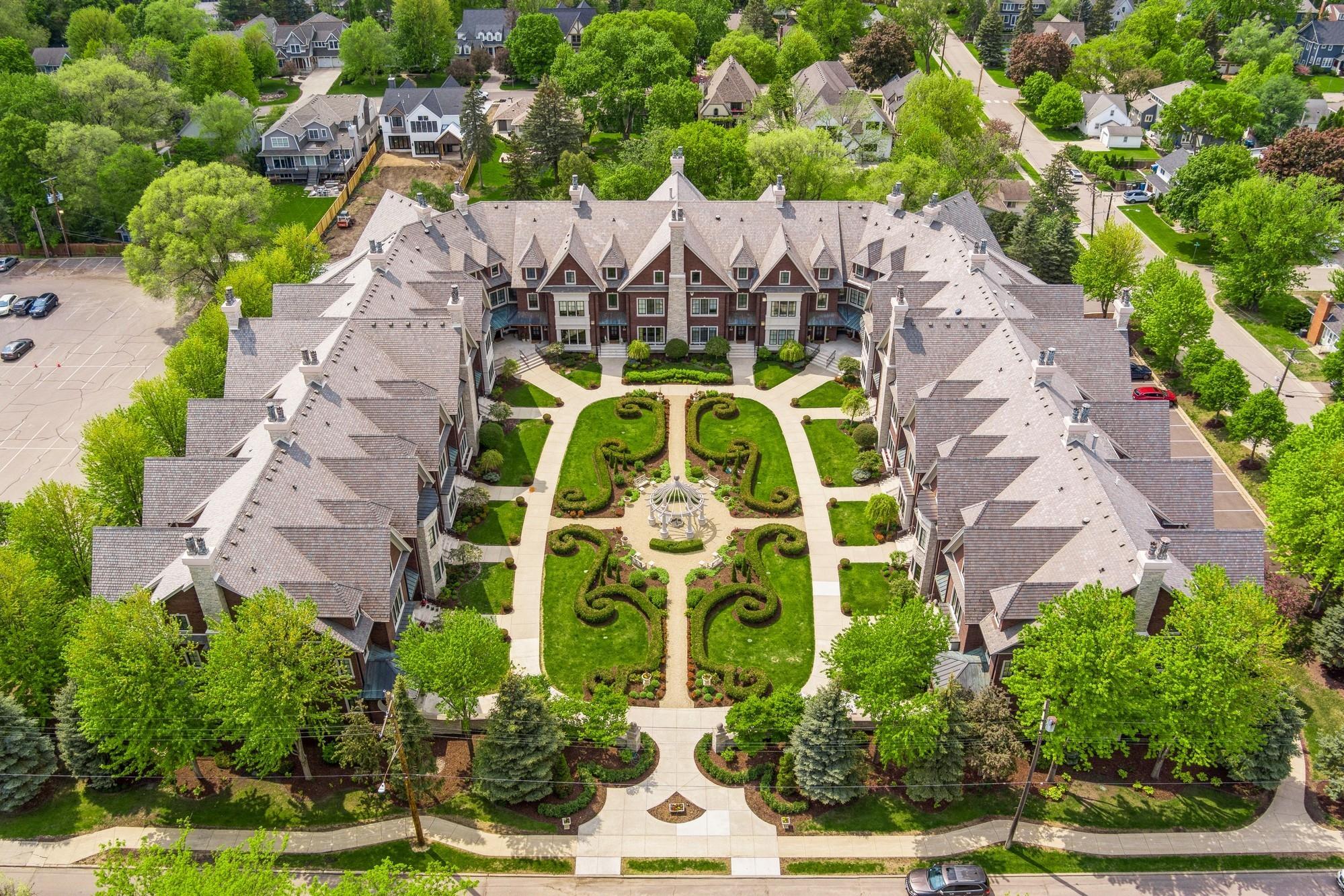 43_5200FranceAve_South36_181004_AerialView_DownloadforMLS_2000x1333.jpg