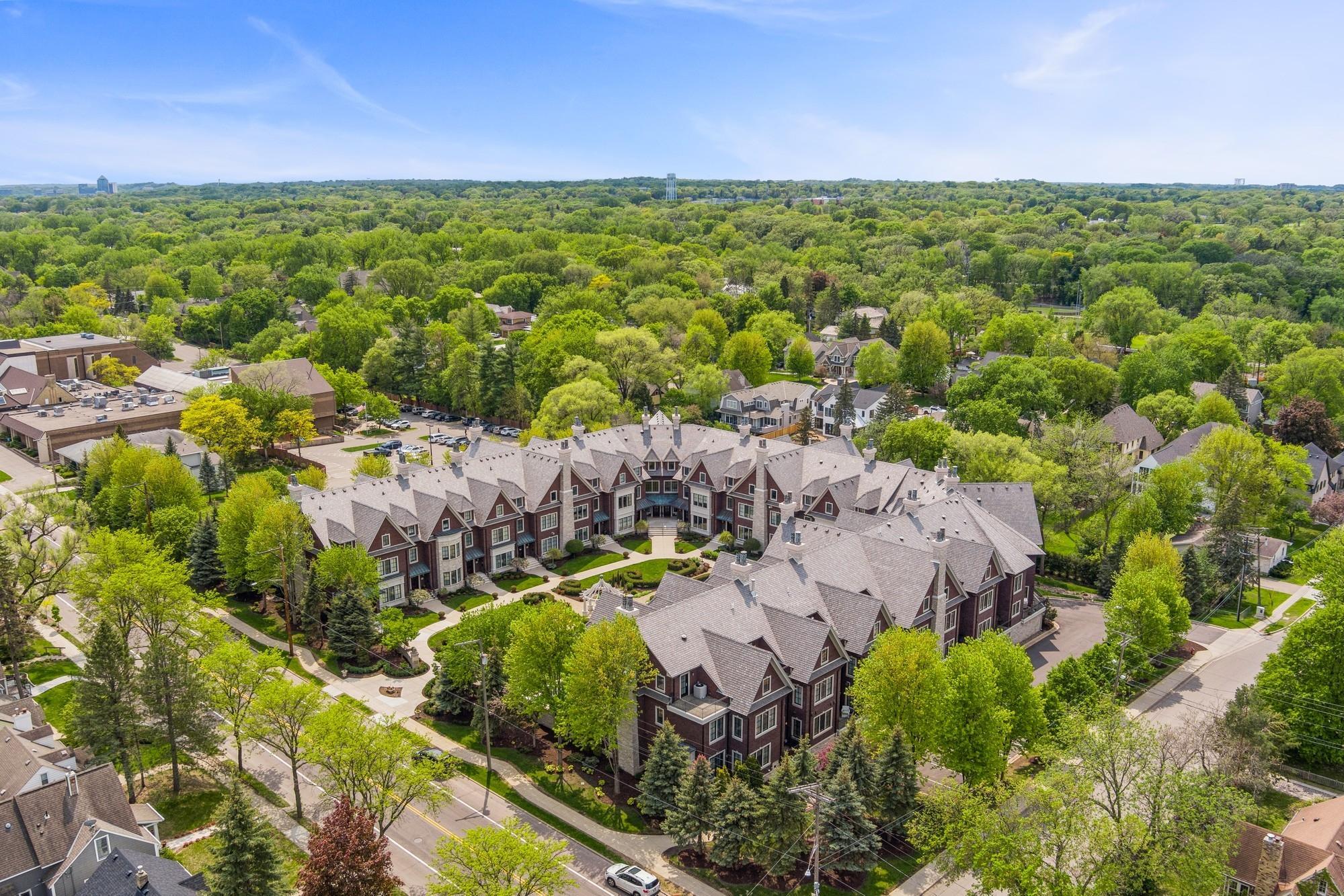 41_5200FranceAve_South36_181002_AerialView_DownloadforMLS_2000x1333.jpg