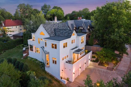 1611 Dupont Avenue S, Minneapolis, MN 55403