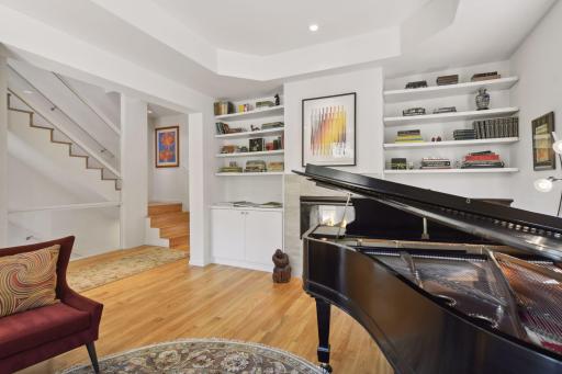 1611 Dupont Avenue S, Minneapolis, MN 55403