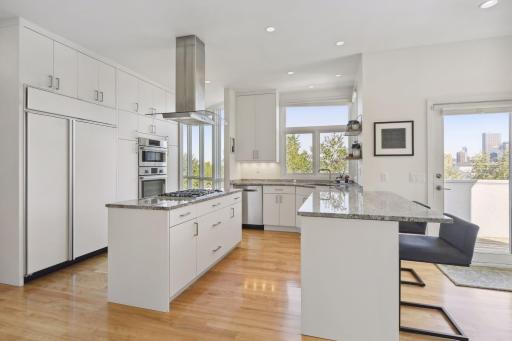 1611 Dupont Avenue S, Minneapolis, MN 55403