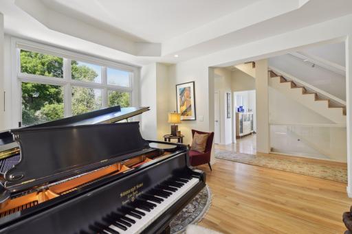 1611 Dupont Avenue S, Minneapolis, MN 55403