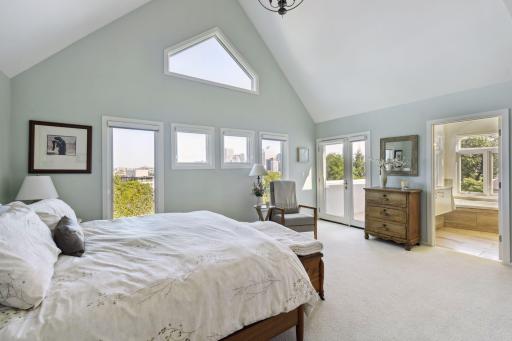 1611 Dupont Avenue S, Minneapolis, MN 55403