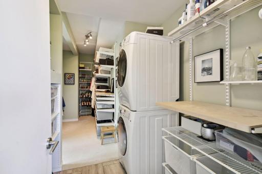 1611 Dupont Avenue S, Minneapolis, MN 55403