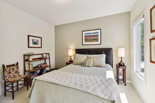 1611 Dupont Avenue S, Minneapolis, MN 55403