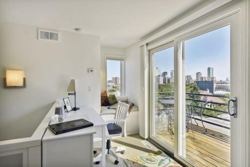 1611 Dupont Avenue S, Minneapolis, MN 55403
