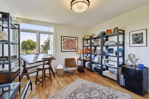 1611 Dupont Avenue S, Minneapolis, MN 55403