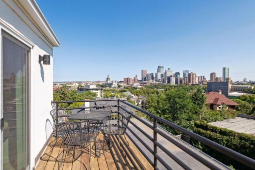 1611 Dupont Avenue S, Minneapolis, MN 55403