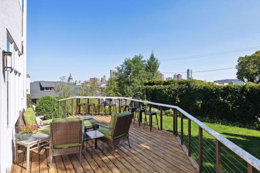 1611 Dupont Avenue S, Minneapolis, MN 55403
