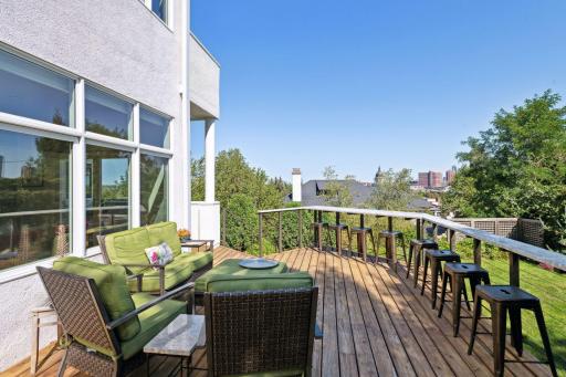 1611 Dupont Avenue S, Minneapolis, MN 55403