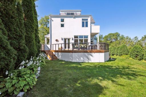 1611 Dupont Avenue S, Minneapolis, MN 55403