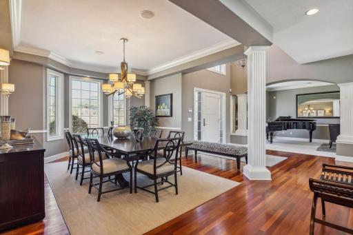 18590 Bearpath Trail, Eden Prairie, MN 55347