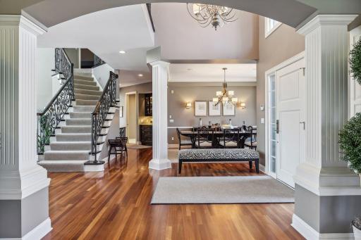 Nice open floor plan, great for entertaining