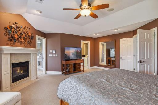 18590 Bearpath Trail, Eden Prairie, MN 55347