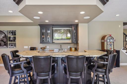 18590 Bearpath Trail, Eden Prairie, MN 55347