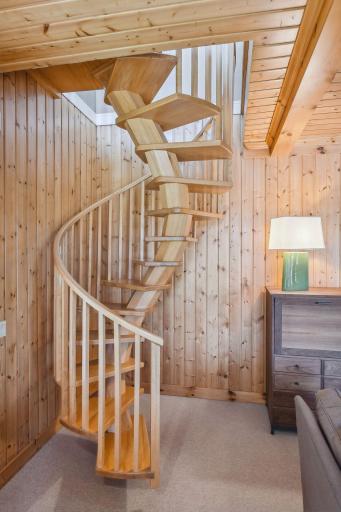 18590 Bearpath Trail, Eden Prairie, MN 55347