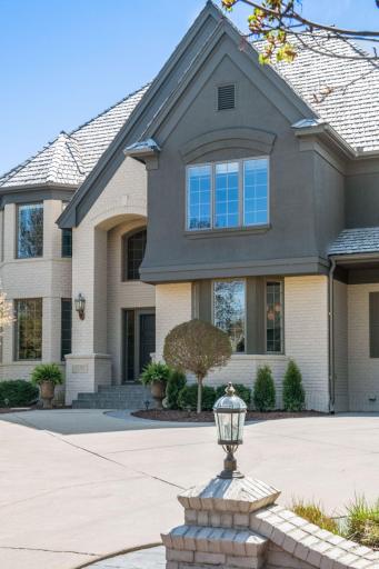 18590 Bearpath Trail, Eden Prairie, MN 55347