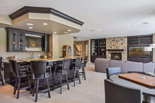 18590 Bearpath Trail, Eden Prairie, MN 55347