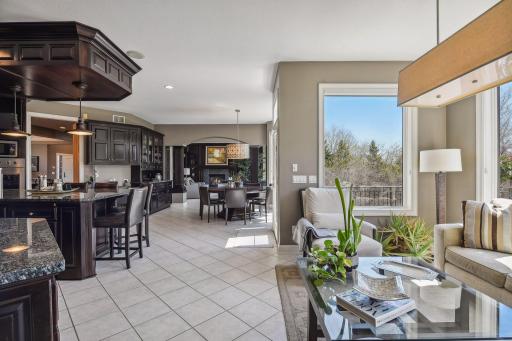 18590 Bearpath Trail, Eden Prairie, MN 55347