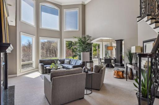 18590 Bearpath Trail, Eden Prairie, MN 55347