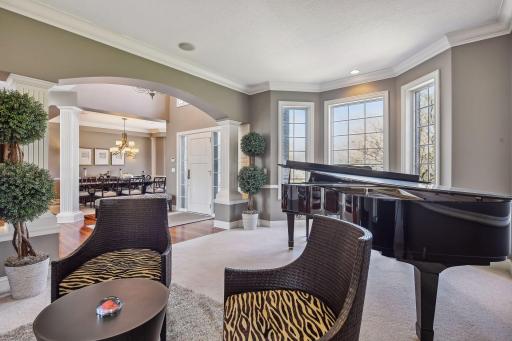 18590 Bearpath Trail, Eden Prairie, MN 55347