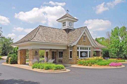 18590 Bearpath Trail, Eden Prairie, MN 55347