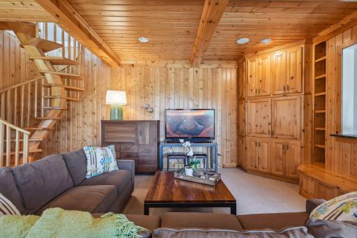 18590 Bearpath Trail, Eden Prairie, MN 55347