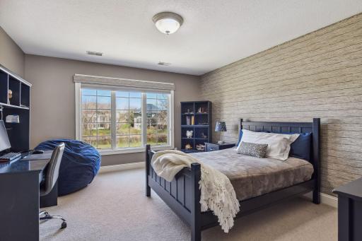 18590 Bearpath Trail, Eden Prairie, MN 55347