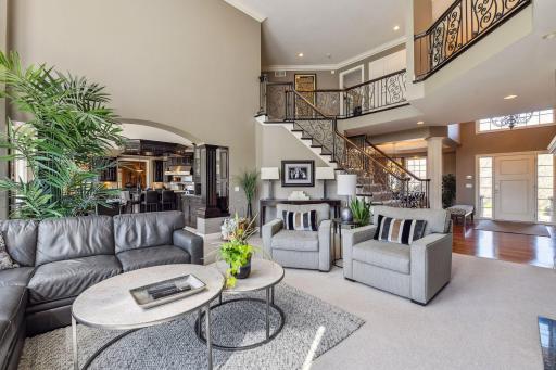 18590 Bearpath Trail, Eden Prairie, MN 55347