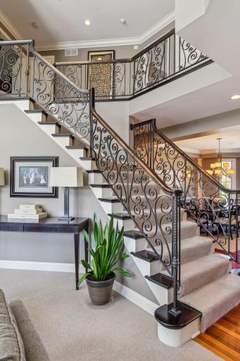 18590 Bearpath Trail, Eden Prairie, MN 55347
