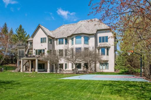 18590 Bearpath Trail, Eden Prairie, MN 55347