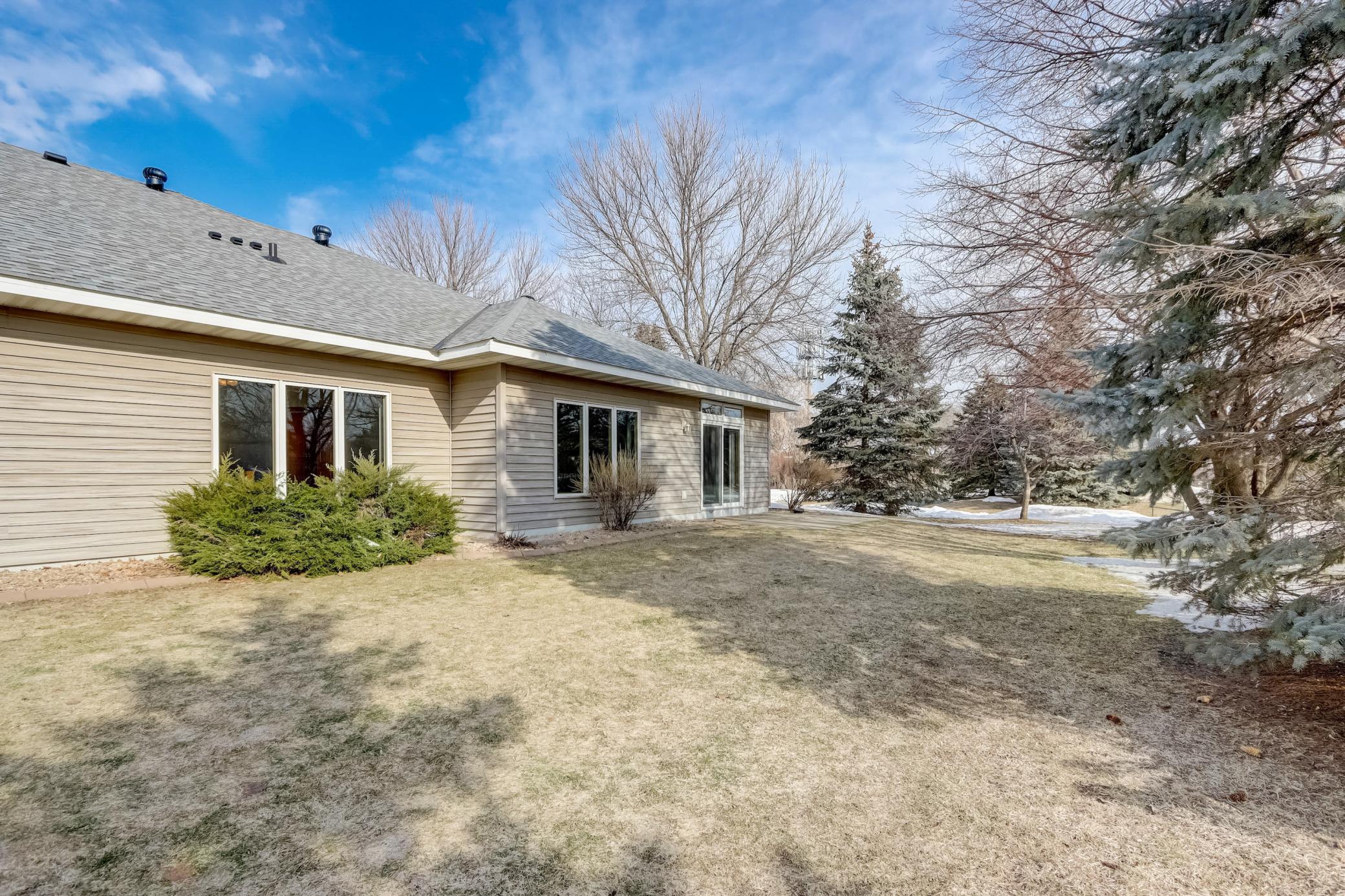 40-Sutton Dr-040.jpg