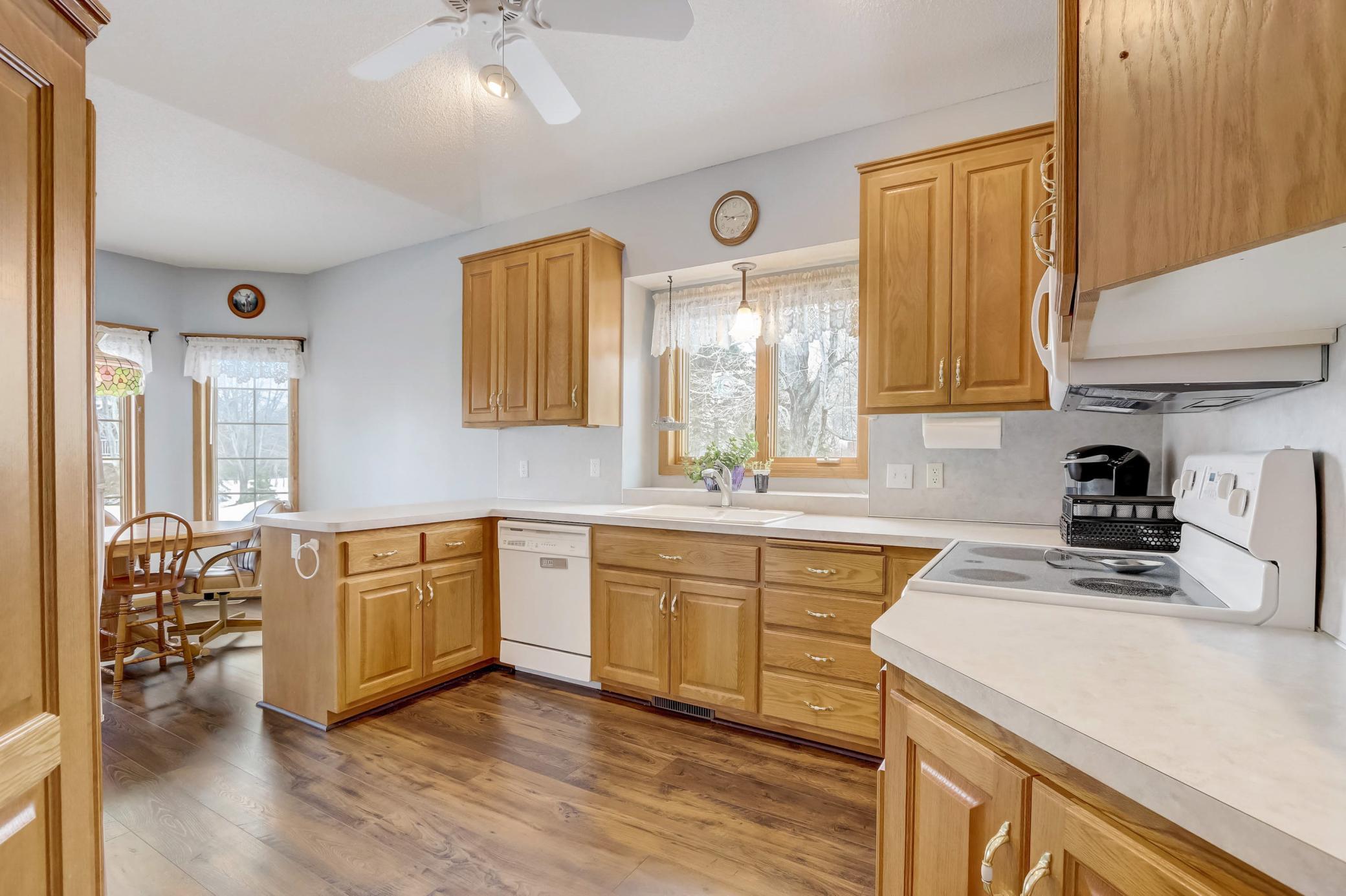 Lots of cabinets in the kitchen