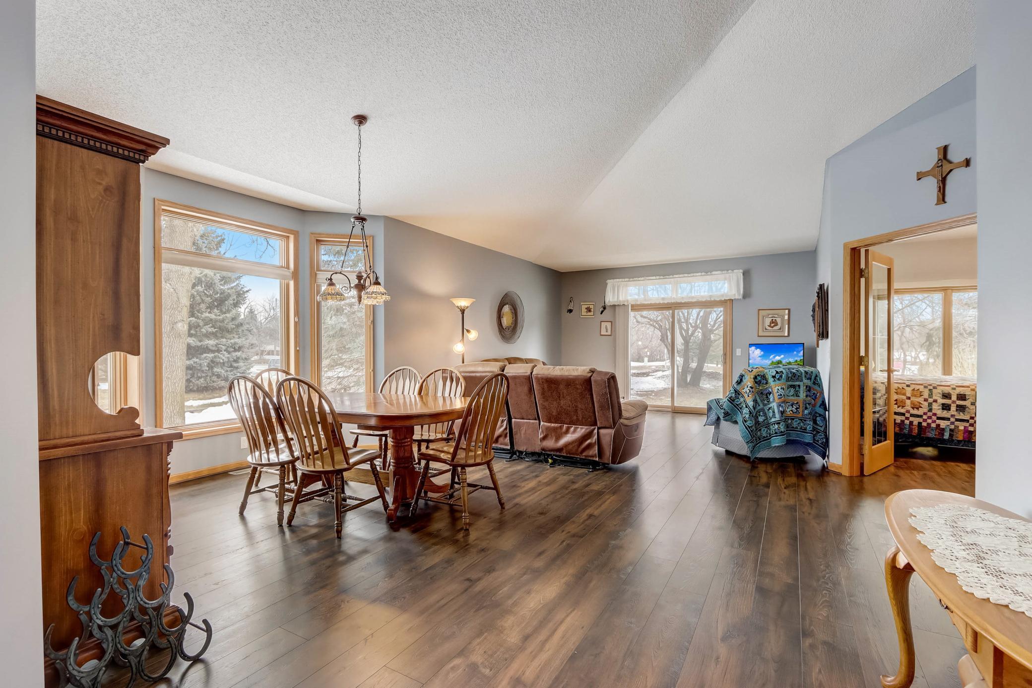 So much natural light!