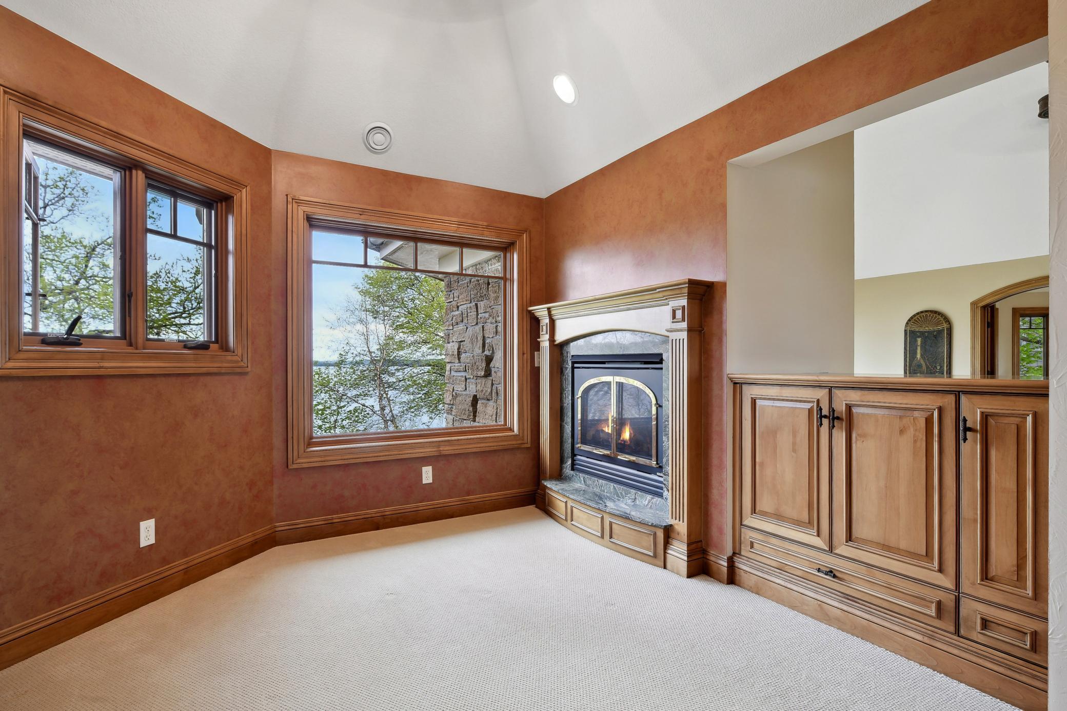 Upper level sitting area