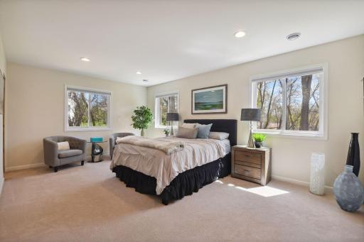45 Clay Cliffe Drive, Excelsior, MN 55331