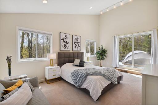 45 Clay Cliffe Drive, Excelsior, MN 55331