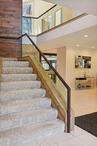 45 Clay Cliffe Drive, Excelsior, MN 55331