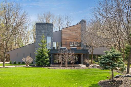 45 Clay Cliffe Drive, Excelsior, MN 55331
