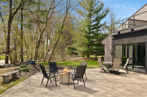 45 Clay Cliffe Drive, Excelsior, MN 55331