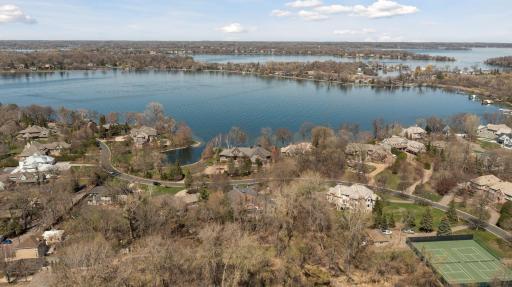 45 Clay Cliffe Drive, Excelsior, MN 55331