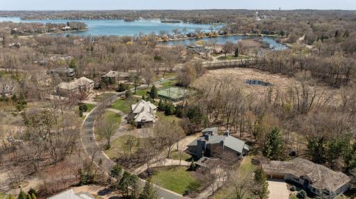 45 Clay Cliffe Drive, Excelsior, MN 55331
