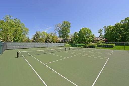 45 Clay Cliffe Drive, Excelsior, MN 55331