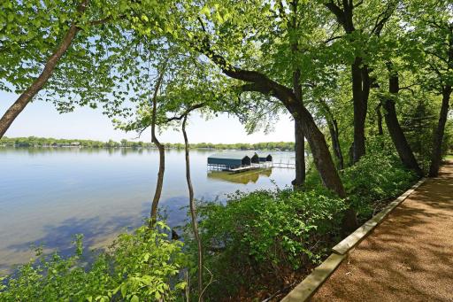 45 Clay Cliffe Drive, Excelsior, MN 55331