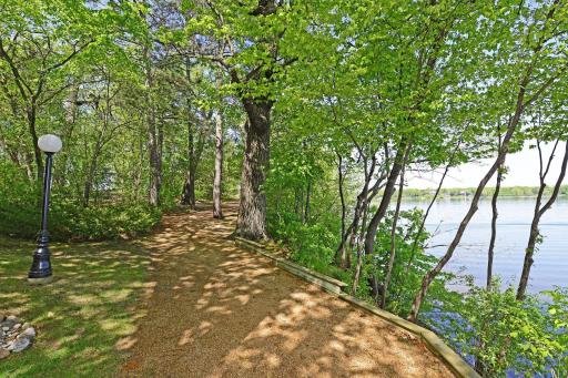 45 Clay Cliffe Drive, Excelsior, MN 55331