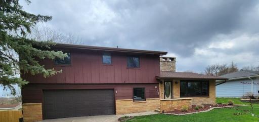 617 Olson Avenue, Windom, MN 56101