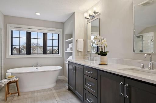 5960 Prestwick Court, Excelsior, MN 55331